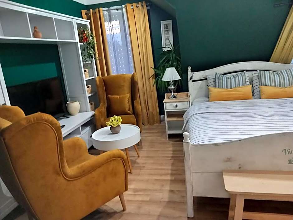 Dom z Sauną i Jacuzzi- na wyłączność lub pokoje