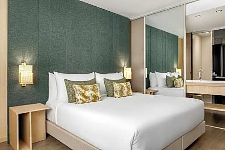 Standard Room, 1 King Bed