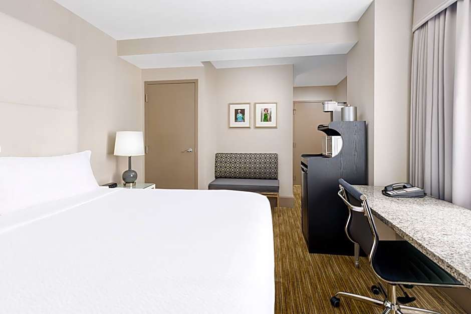 Holiday Inn Express Chicago - Magnificent Mile By IHG