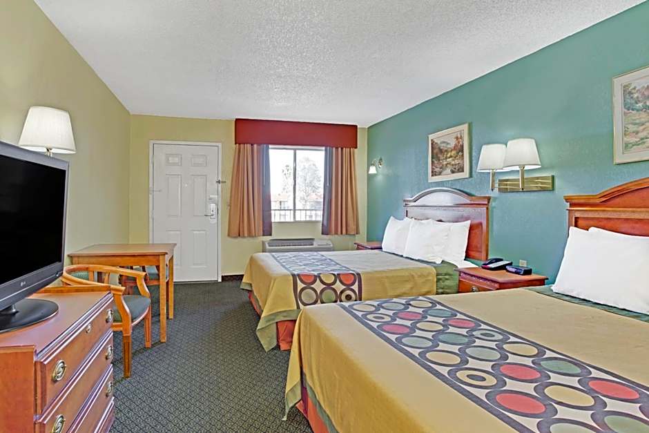 Photo 1 of 4 of 2 Queen Beds