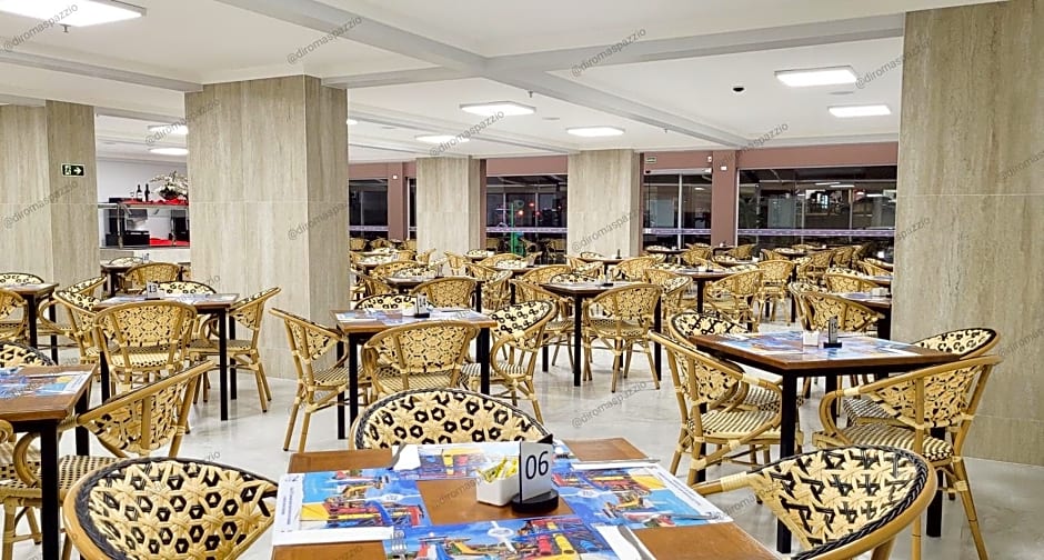 Spazzio diRoma com entrada ao Acquapark Gratuito, Apartamento 840 vista para a Piscina