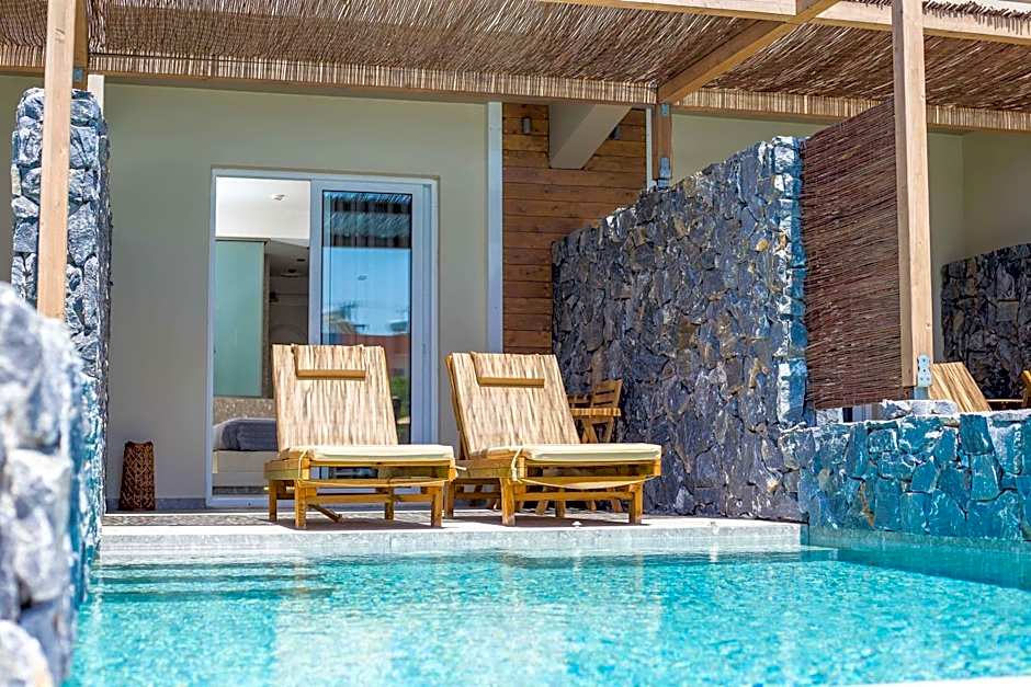 Dias Studios & Suites