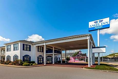 Angel Inn Near IMAX, a Travelodge by Wyndham