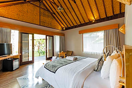 Bungalow with Garden View