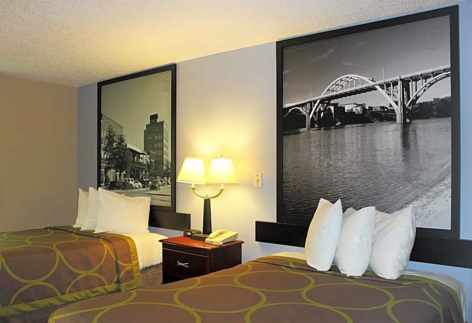 Super 8 by Wyndham Tuscaloosa – Tuscaloosa, AL