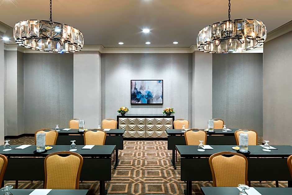 Sheraton Memphis Downtown Hotel