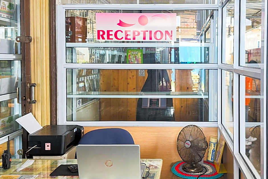 Urbanview Botania Meeting Point Batam by RedDoorz