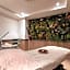 Zenitude Hotel la Valadiere, an Ascend Collection Hotel