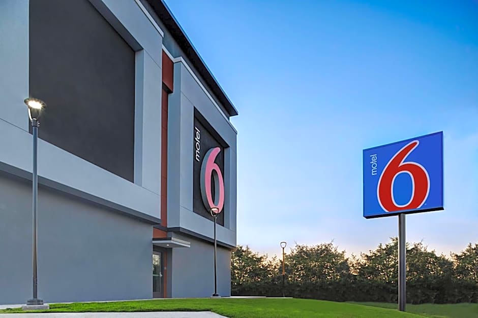 Motel 6 Dallas, TX Methodist Charlton Medical Ctr