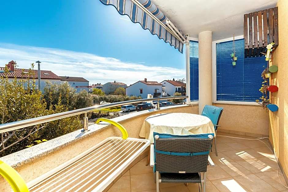 Hanna - 500m from the beach