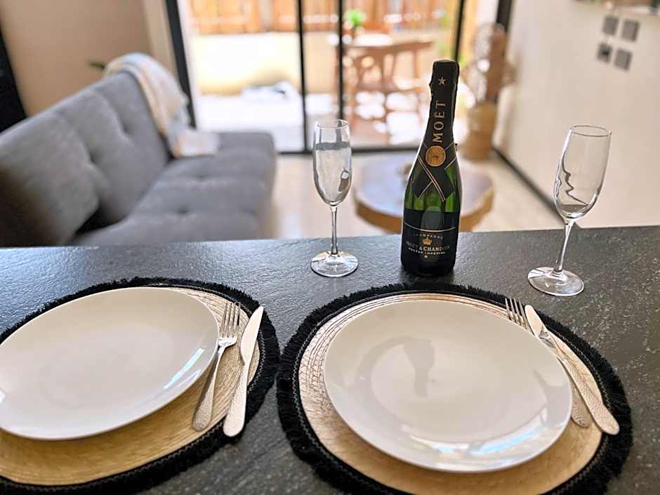 Studio w/Plunge Pool & Kitchen