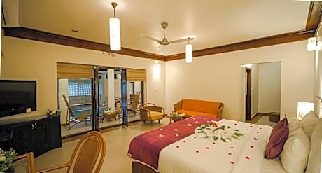Pool studio with 15% Discount of F&B; 15% Discount of Laundry; Complimentary 01 hour Cycling; 10% Discount on Spa; Evening Tea / coffee with cookies; Specially reserved table in the restaurant