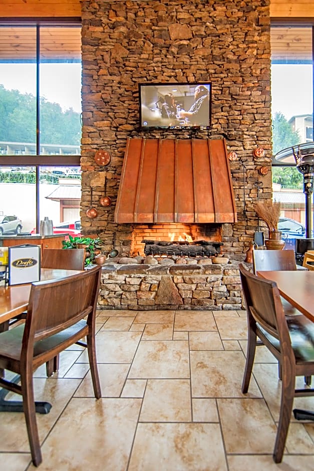 River Terrace Resort and Convention Center