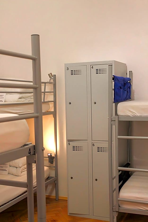 Warsaw Hostel Centrum Private Rooms & Dorms