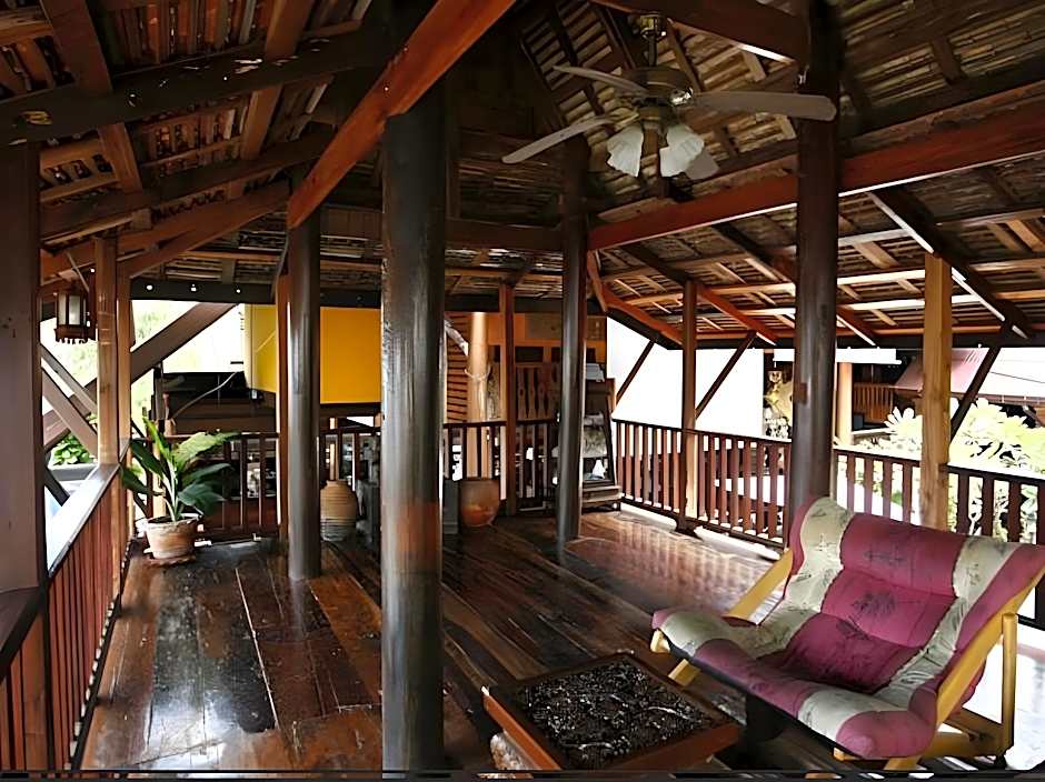 Tony's Place Beds & Breakfast