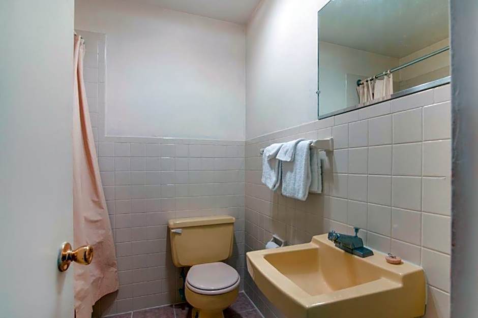 OYO Hotel Dalton PA I-81