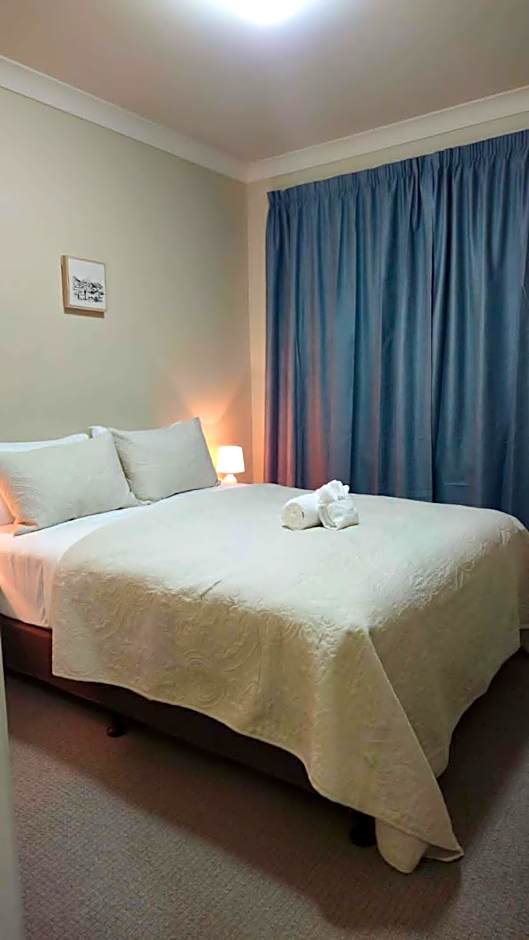 Hawkdun Lodge Motel