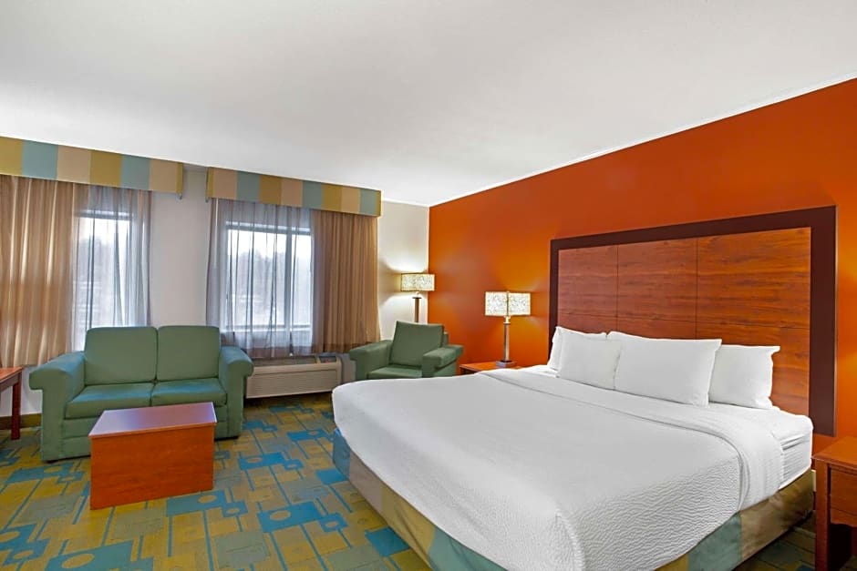 La Quinta Inn & Suites by Wyndham Auburn Worcester