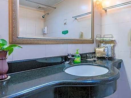 Chengshan Friendship Hotel