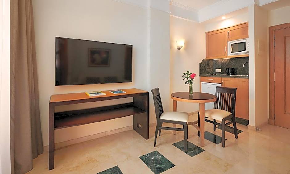 Grupotel Playa de Palma Suites & Spa