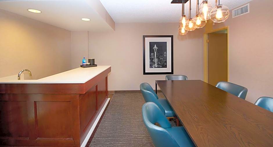 Embassy Suites by Hilton Seattle North Lynnwood