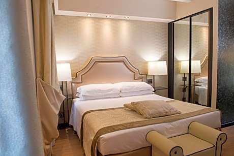 Charming Double Room with Street View