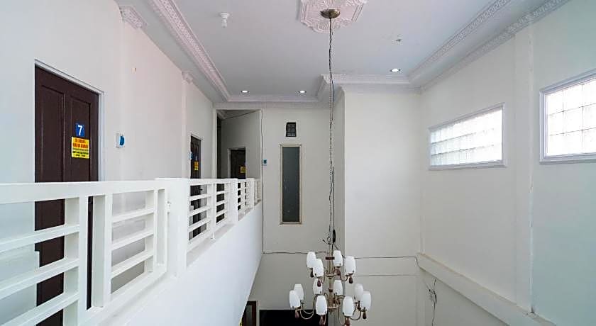 RedDoorz Syariah near Jalan A Yani KM 8 Citraland