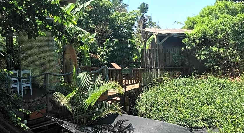 Mantis and Moon Backpackers and Surf Hostel