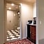 Hadley's Orient Hotel