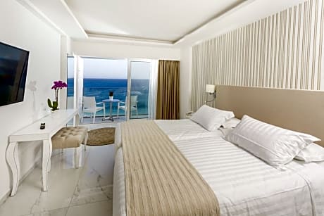 Double or Twin Room Beach Front