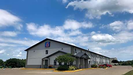 Motel 6-Marshalltown, IA