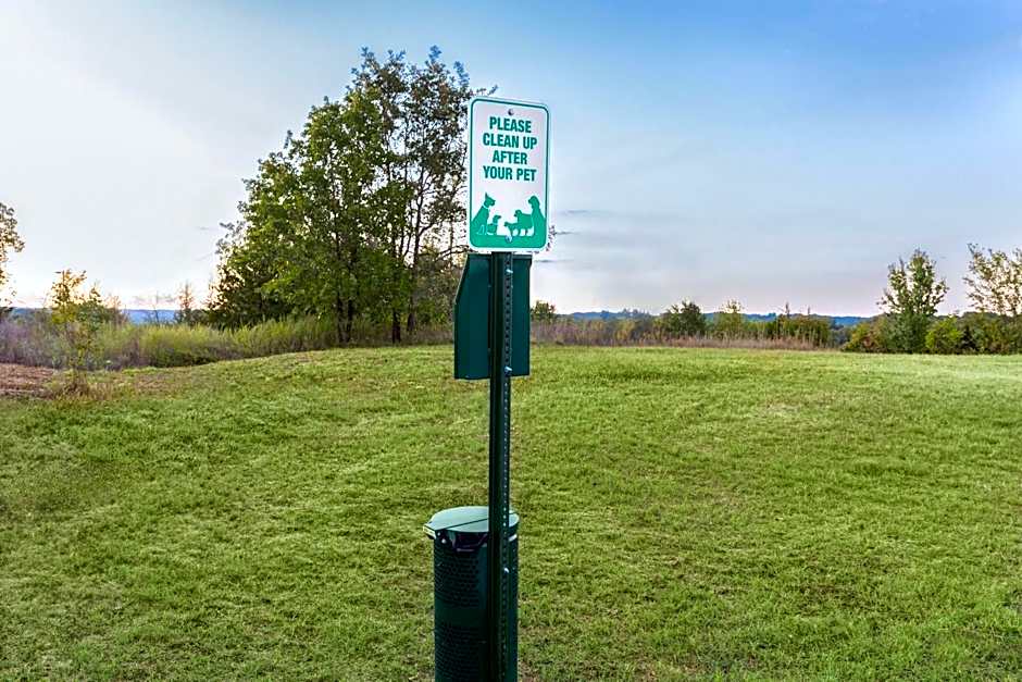 Days Inn by Wyndham Branson Ozarks