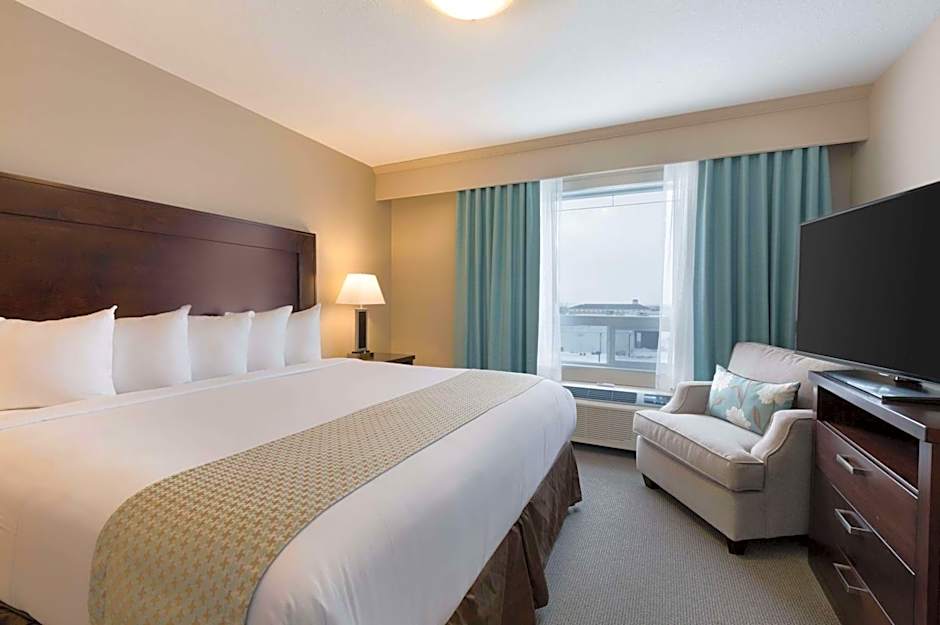 Ramada by Wyndham Emerald Park/Regina East