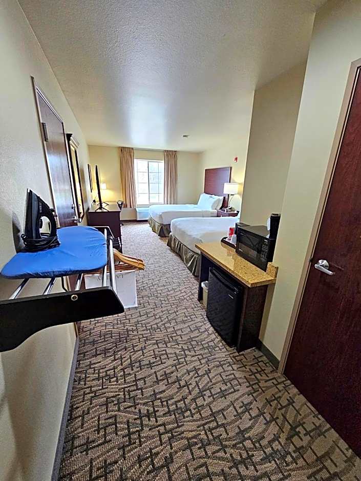 Cobblestone Inn & Suites - Clintonville