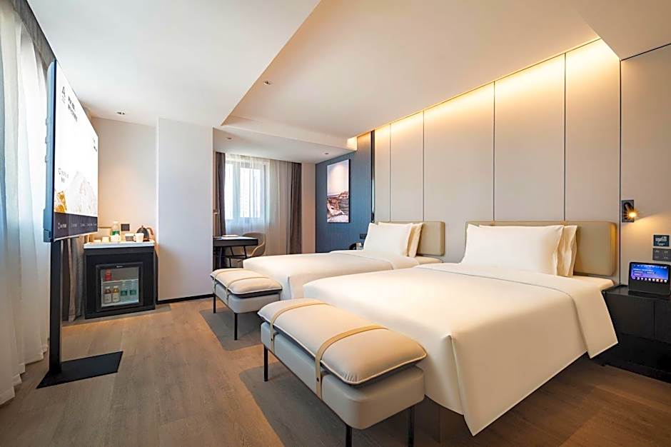 Atour Hotel Dalian Donggang Business District Gangwan Plaza