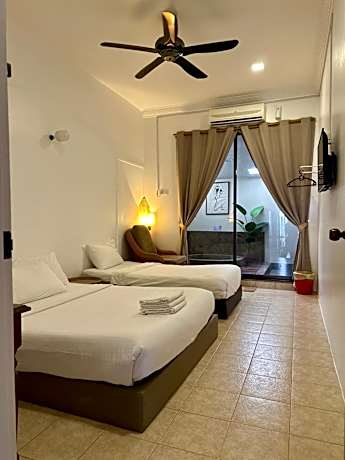 Triple Room with Private Bathroom