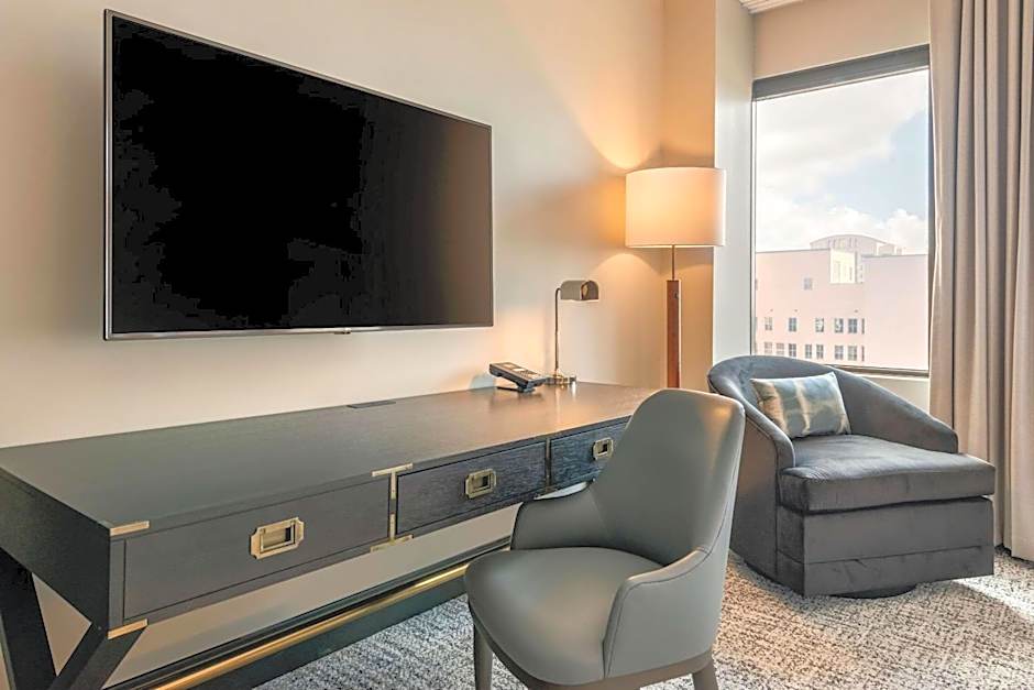 Cambria Hotel Houston Downtown Convention Center