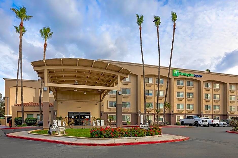 Holiday Inn Express Colton By IHG