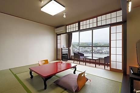 Moderate Japanese-Style Room with Mikuma River View Non-Smoking