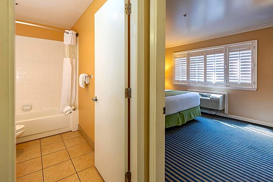 Ocean Pacific Lodge