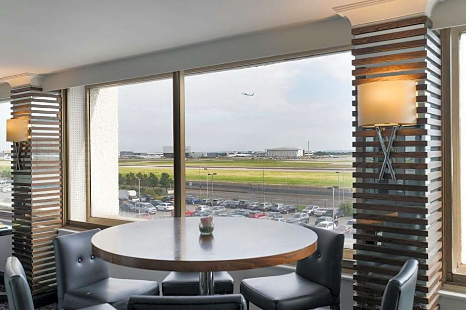Renaissance by Marriott London Heathrow Hotel