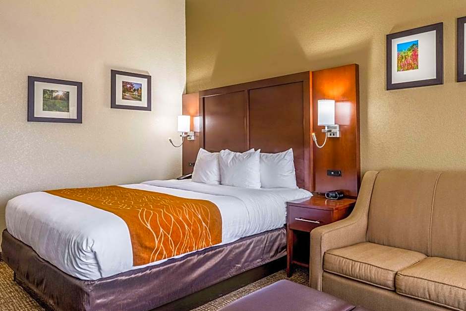 Comfort Inn & Suites Dayton North