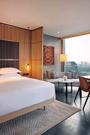 King Room with Skyline View 