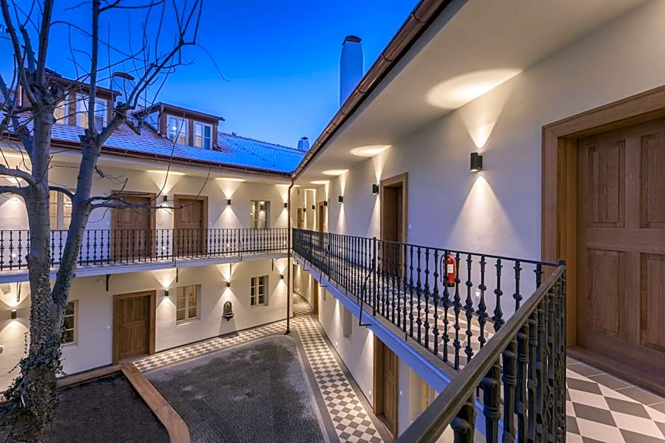 Hotel At the White Lily