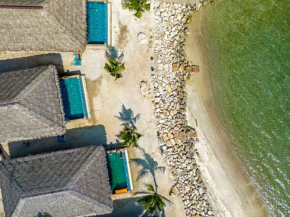 Absolute Beachfront Villas