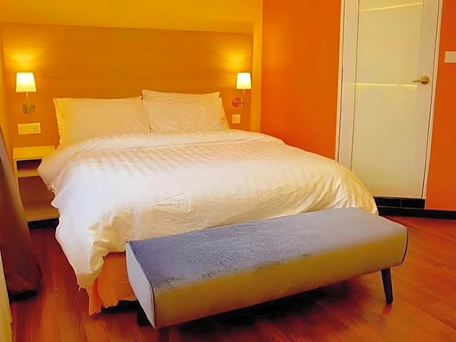 iStay Hotel
