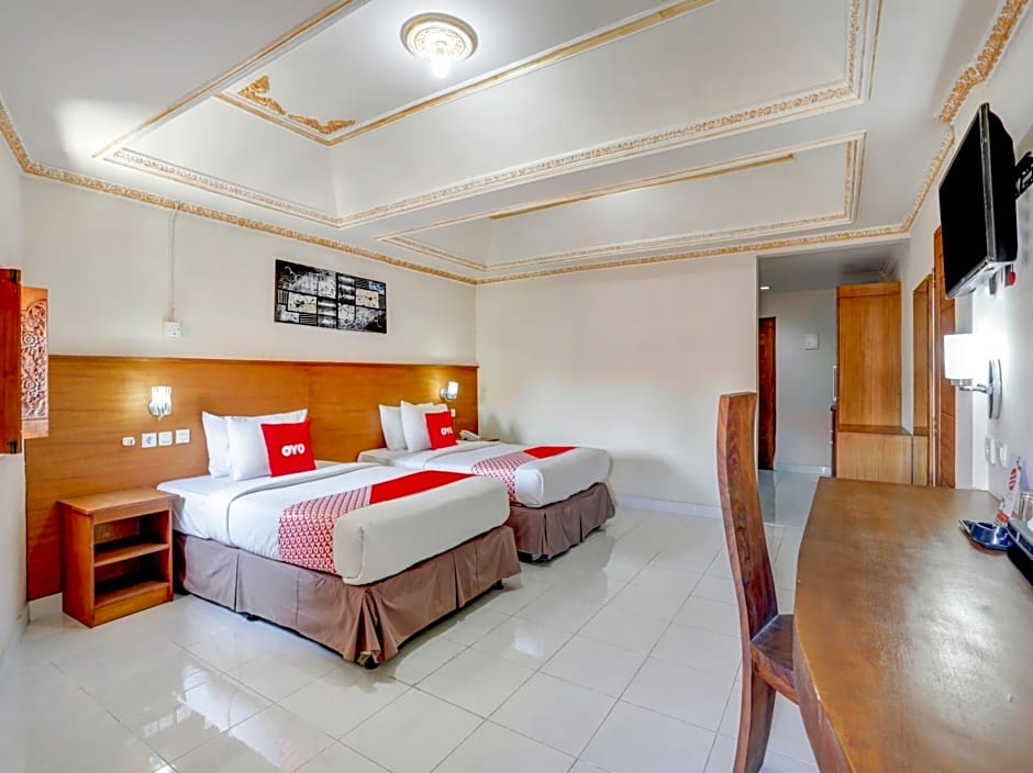 OYO 3950 The Ratna Hotel