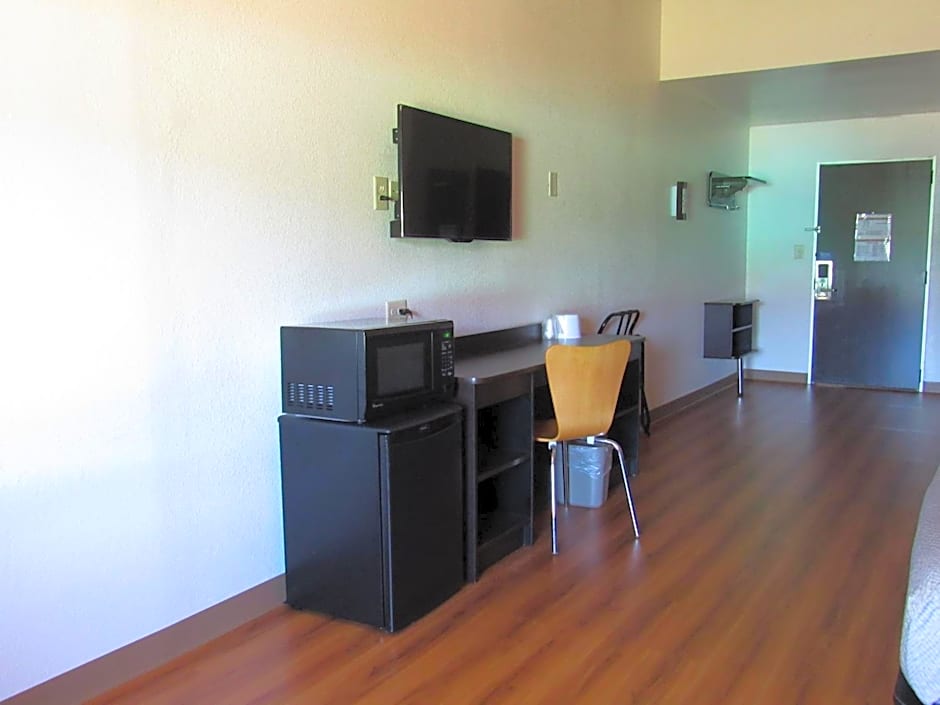 Motel 6-White, GA - Cartersville