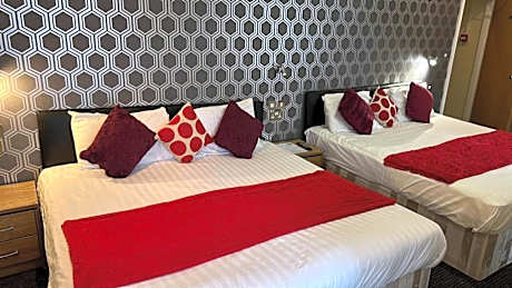 Family Room (2 Adults + 1 Child)