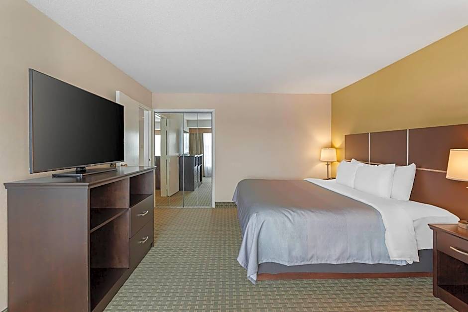 Quality Inn & Suites Brampton
